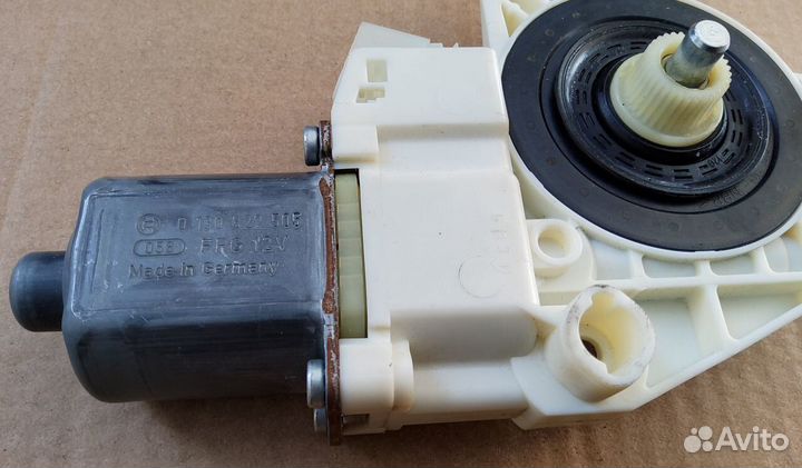 Мотор стеклоподъёмника мерседес GLK 204