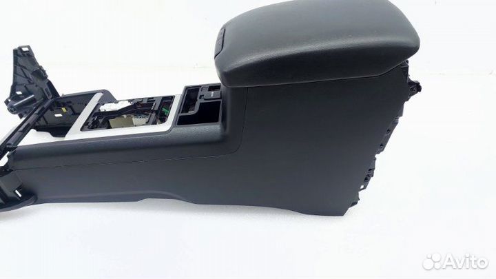 Б/У Б/У Центральная консоль Состояние хорошее