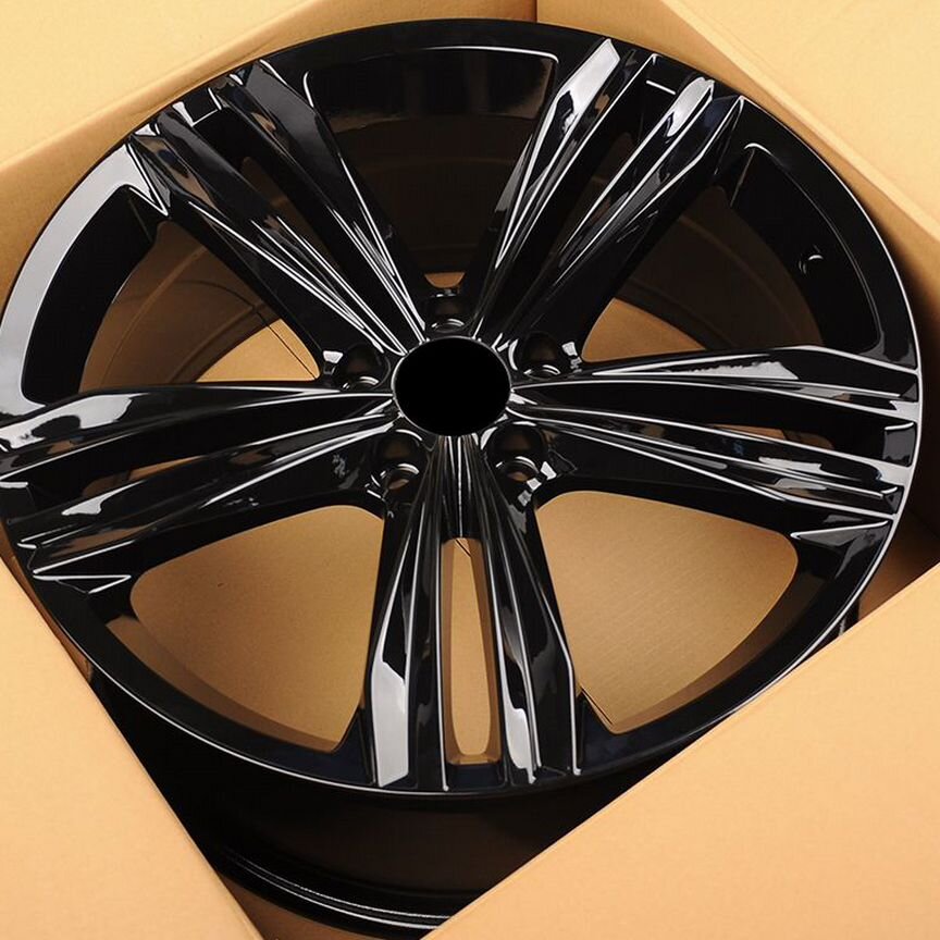 Диски на VW Touareg Powcan 3S5293 9x20/5x112 D66.6 ET33 Gloss Black литой