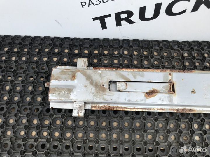 438701 Стойка межбортовая боковая