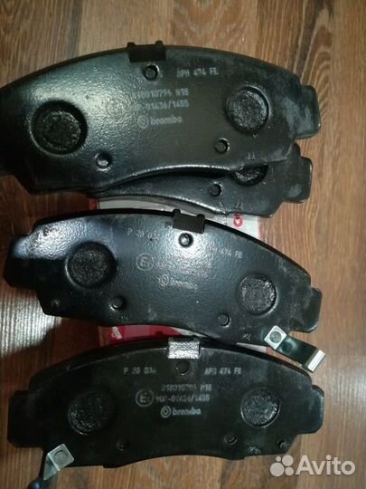 Совершенно новые передние колодки Brembo на хонду