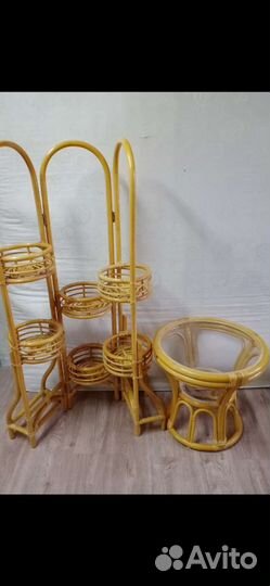 Столик и Цветочница из бамбука