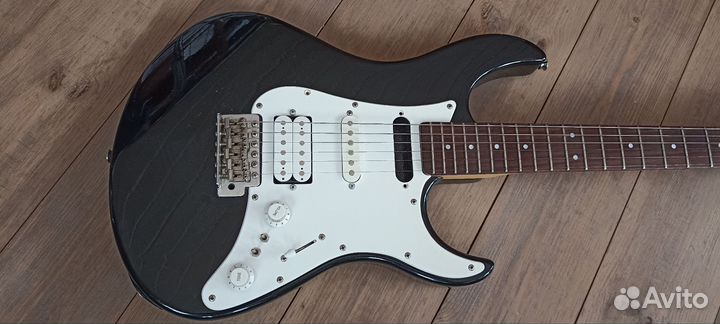 Электрогитара Yamaha EG112