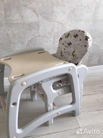 Детский стульчик для кормления