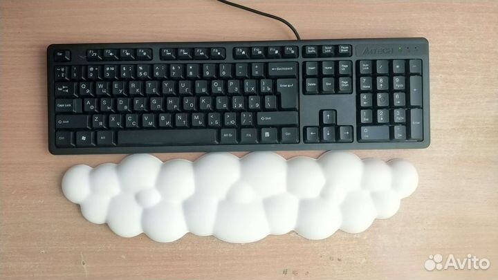 Подставка под руки для клавиатуры