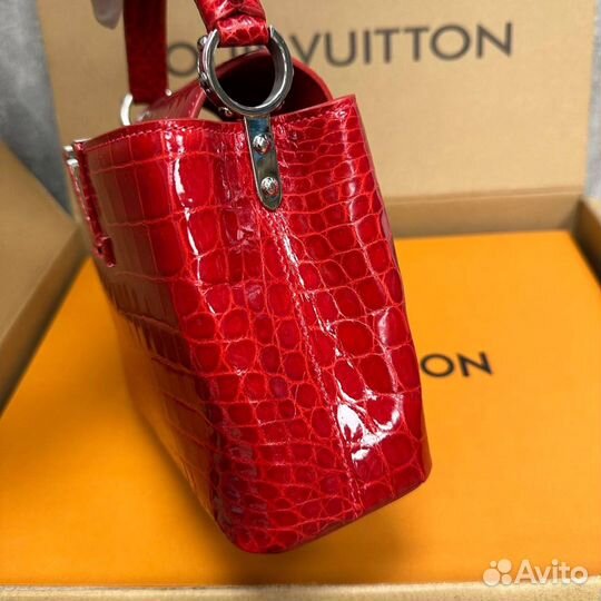 Сумка Louis Vuitton Capucines Mini