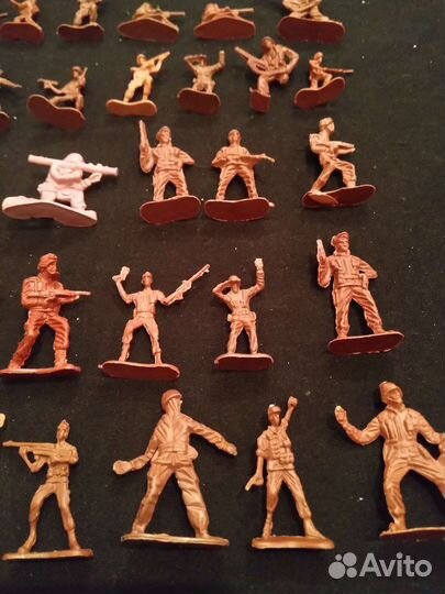 Солдатики модель. 74 шт. Коричневая армия