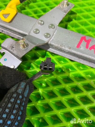 Стеклоподъемник перед левый mazda 323 bj