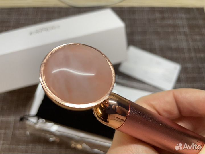 Кварцевый вибромассажер для лица