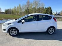 Ford Fiesta 1.6 AMT, 2016, 105 000 км, с пробегом, цена 943 000 руб.