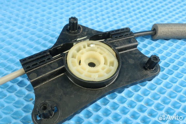 Стеклоподъёмник задний правый Skoda Superb 3