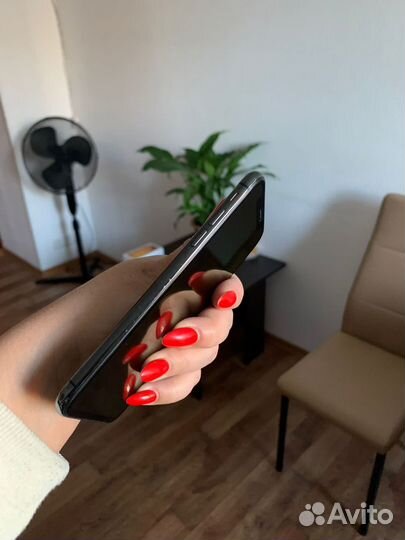 iPhone X, 256 ГБ