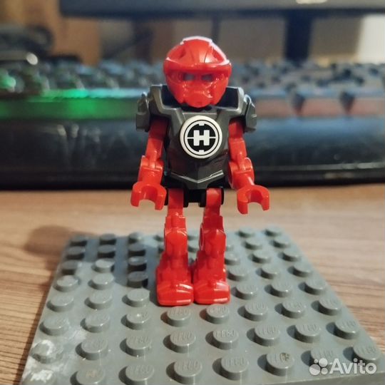 Lego фабрика героев мини фигурка Furno