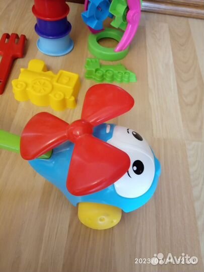 Каталка вертолет+ пирамидка+для песочницы набор