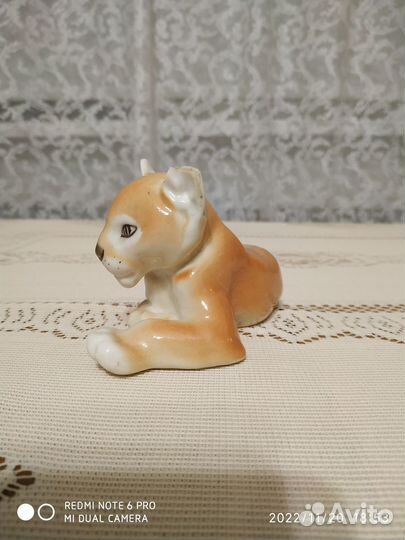 Статуэтка львенок