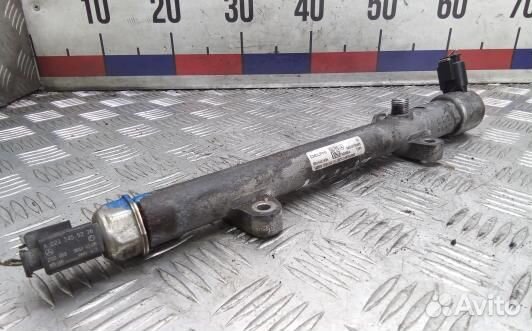 Топливная рампа mercedes benz vito W639 (2RT14BB01)