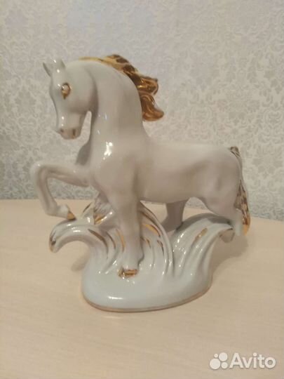 Конь- Огонь статуэтка лфз