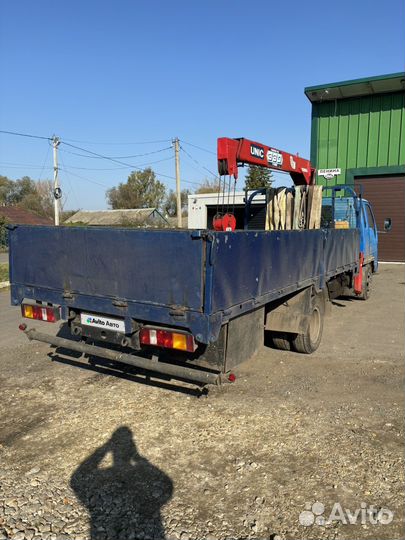 Бортовой грузовик BAW Fenix с КМУ UNIC, 2007