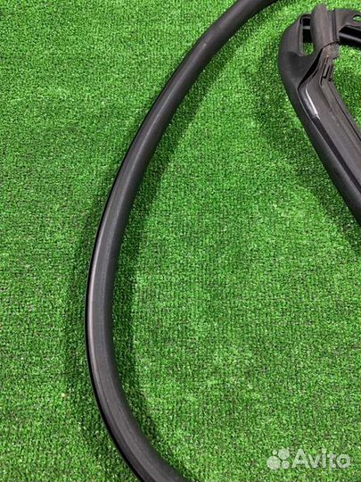 Уплотнитель двери передний правый Audi A5 8T CDN