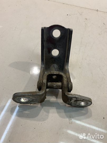 Петля двери (задняя, правая, нижняя) (Kia Mohave)