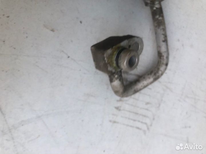 Трубка кондиционера Nissan Almera N16 седан 1.8