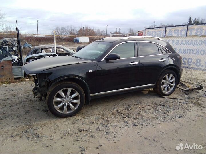 Продам черные двери Инфинити Фх 45 2007г