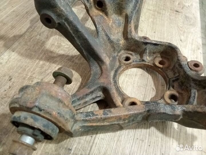 Кулак правый задний Mazda 6 GH 2007