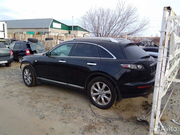 Продам черные двери Инфинити Фх 45 2007г