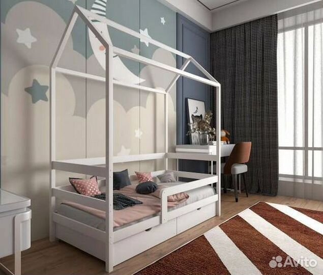 Кроватка домик детская с бортиком из массива