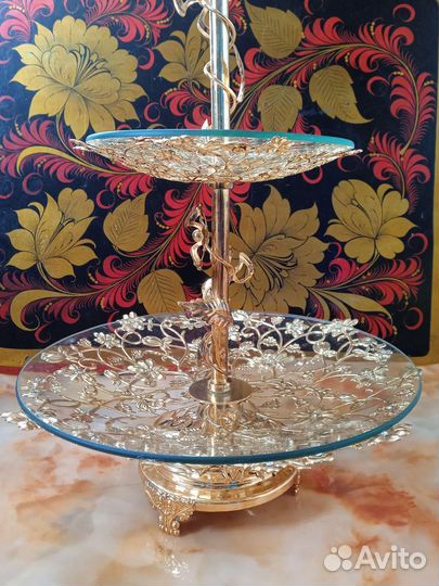 Двухъярусная праздничная фруктовница