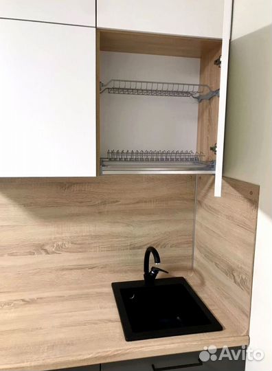 Кухонный гарнитур в современном стиле на заказ