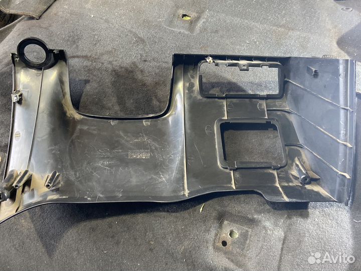 Пластик под рулевого колеса Hyundai Sonata 4