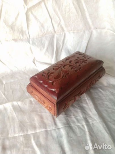 Деревянная шкатулка ручной работы резная
