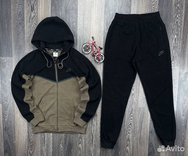 Спортивный костюм