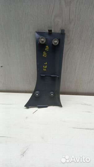 Накладка средней стойки пр. Skoda Felicia