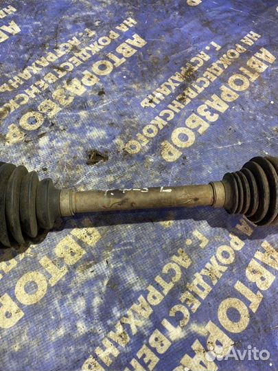 Левый привод Ford Focus 3 седан iqdb 2013