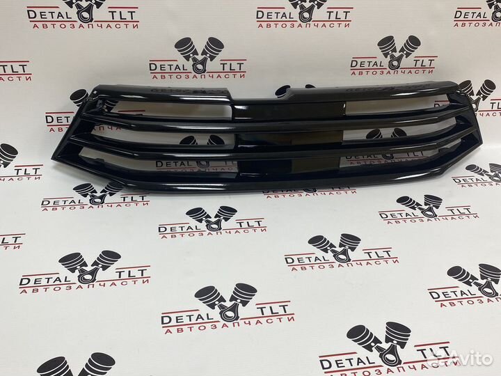 Решётка переднего бампера веста глянец без значка
