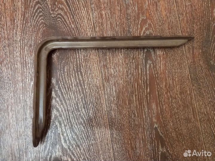 Кронштейн для полок