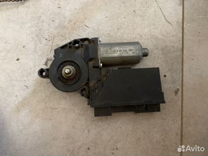 Моторчик стеклоподъемника передний правый Bentley