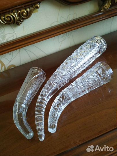 Хрустальньные вазы и рога