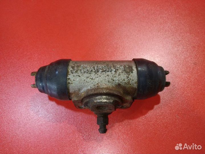 Тормозной цилиндр задний Toyota Hilux Surf RZN185