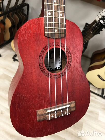 Укулеле сопрано красная матовая (гавайская гитара)