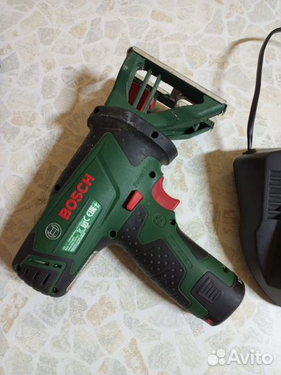 Лобзик на АКБ bosch EasySaw 12