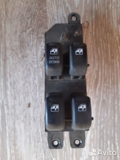 Блок управления стеклоподъёмника Hyundai Santa fe