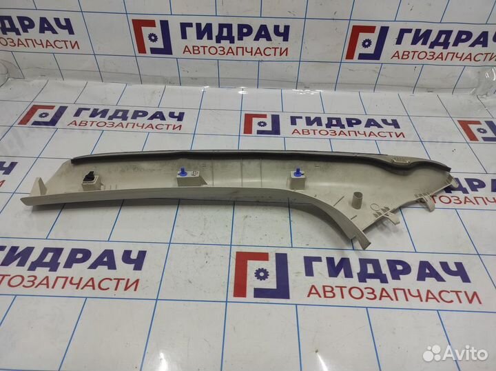 Обшивка стойки передняя правая Ford Focus 3 183763