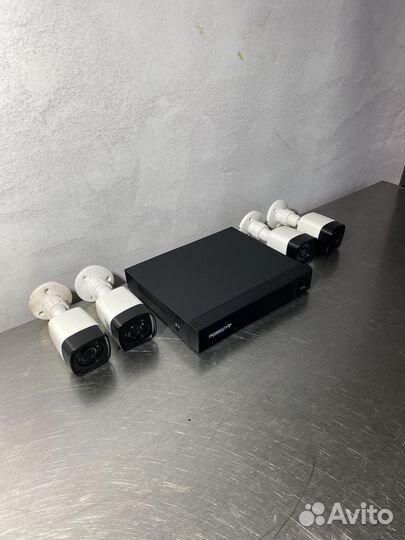 Цифровой видеорегистратор с видеокамерами