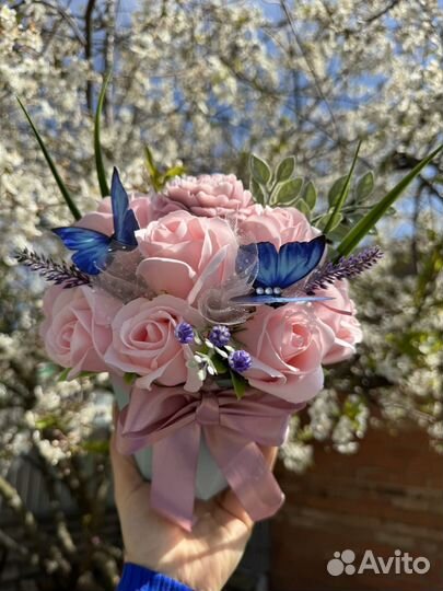 Букет из мыльных цветов роз пионов