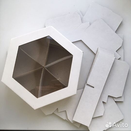 Подарочные коробки