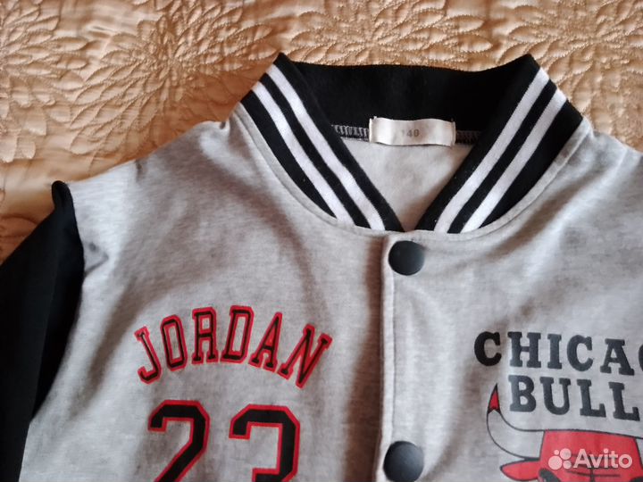 Сорочки и другая одежда на мальчика 7-8 лет