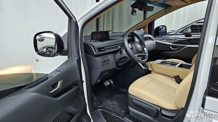 Hyundai Staria 1.6 AT, 2024, 4 650 км